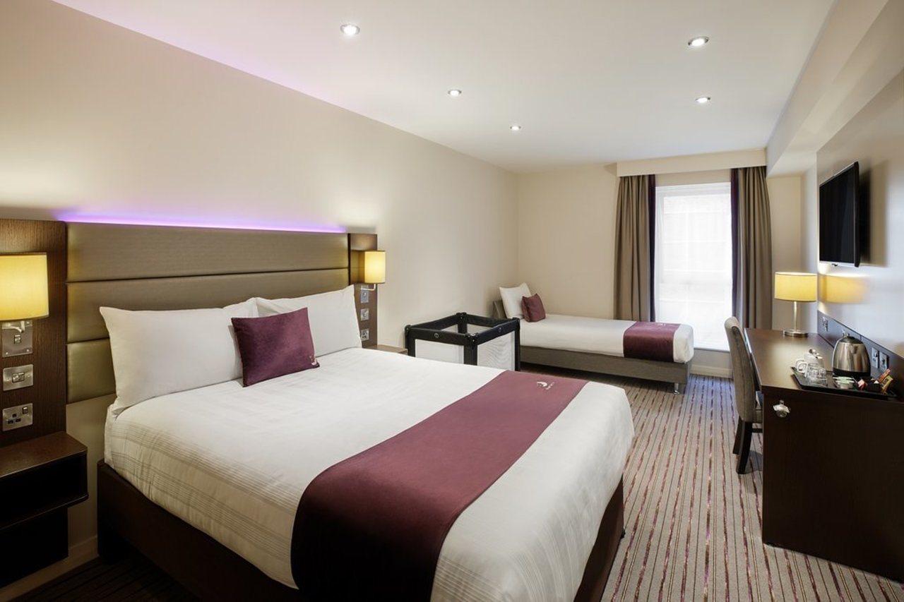 Premier Inn London Brixton Extérieur photo