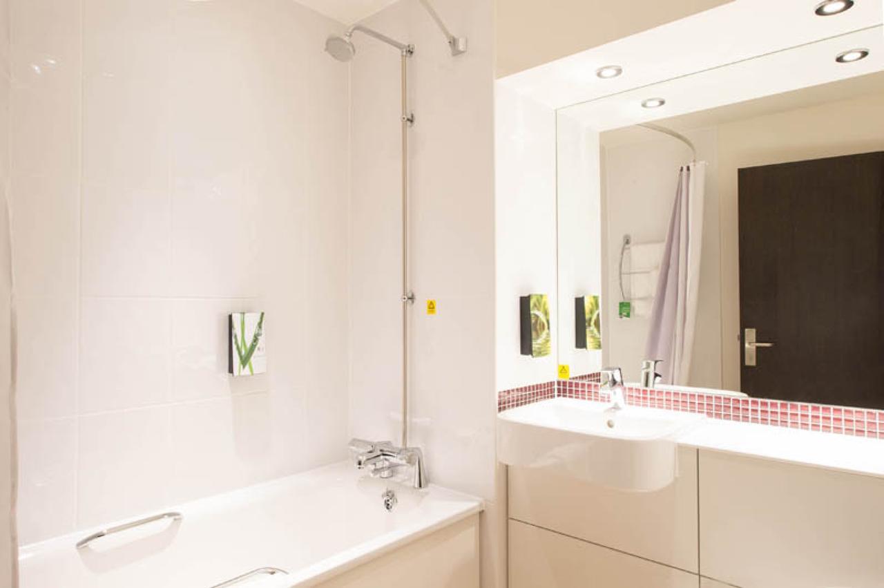 Premier Inn London Brixton Extérieur photo
